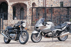 TRIUMPH THRUXTON900@BMW R1200ST